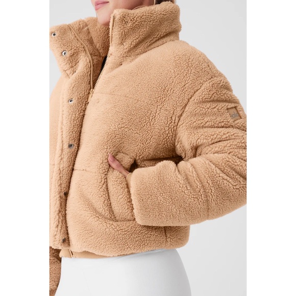Alo Yoga Sherpa Snow Angel Puffer Camel M - Picture 4 of 15